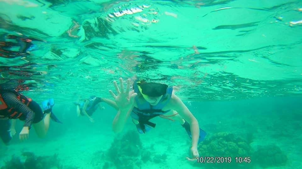 Hotel Blue Reef Frente Al Mar Махахуал Екстериор снимка