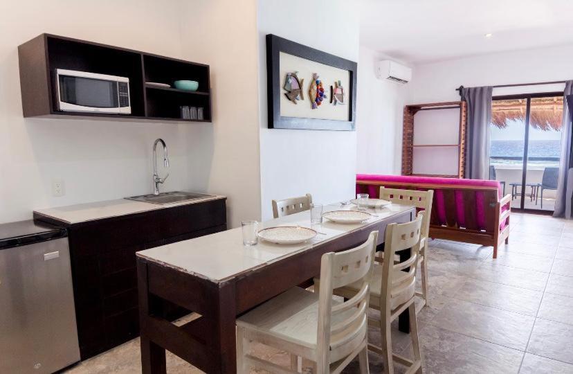 Hotel Blue Reef Frente Al Mar Махахуал Екстериор снимка