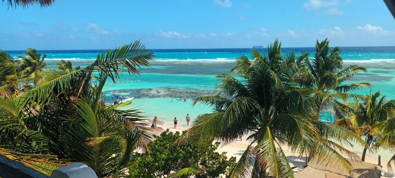 Hotel Blue Reef Frente Al Mar Махахуал Екстериор снимка