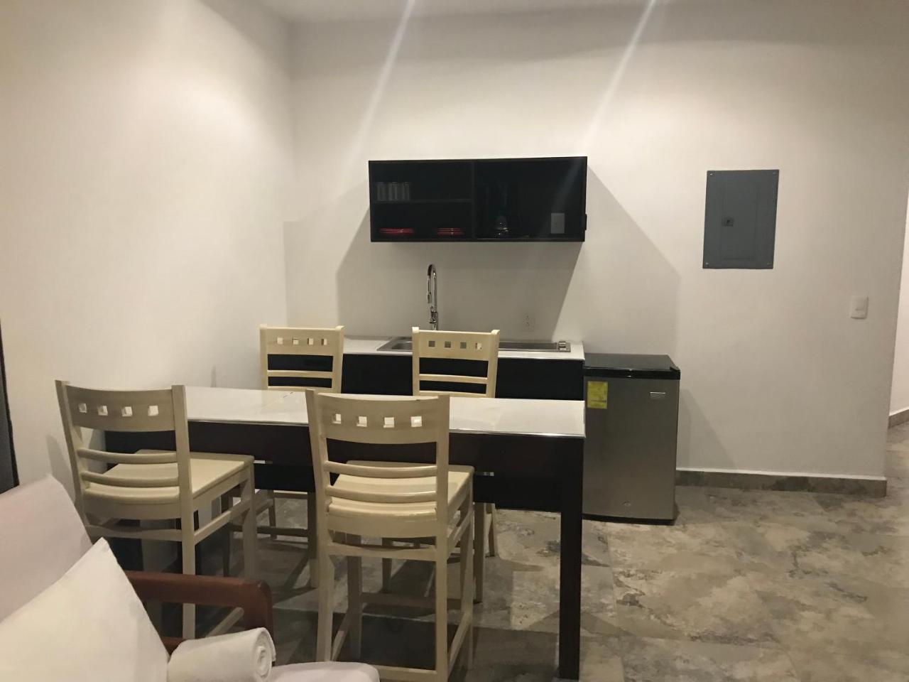 Hotel Blue Reef Frente Al Mar Махахуал Екстериор снимка