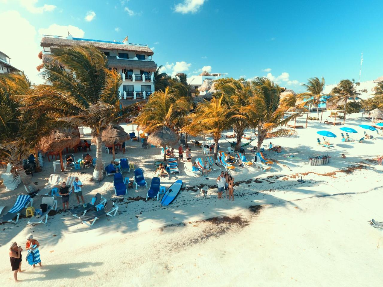 Hotel Blue Reef Frente Al Mar Махахуал Екстериор снимка